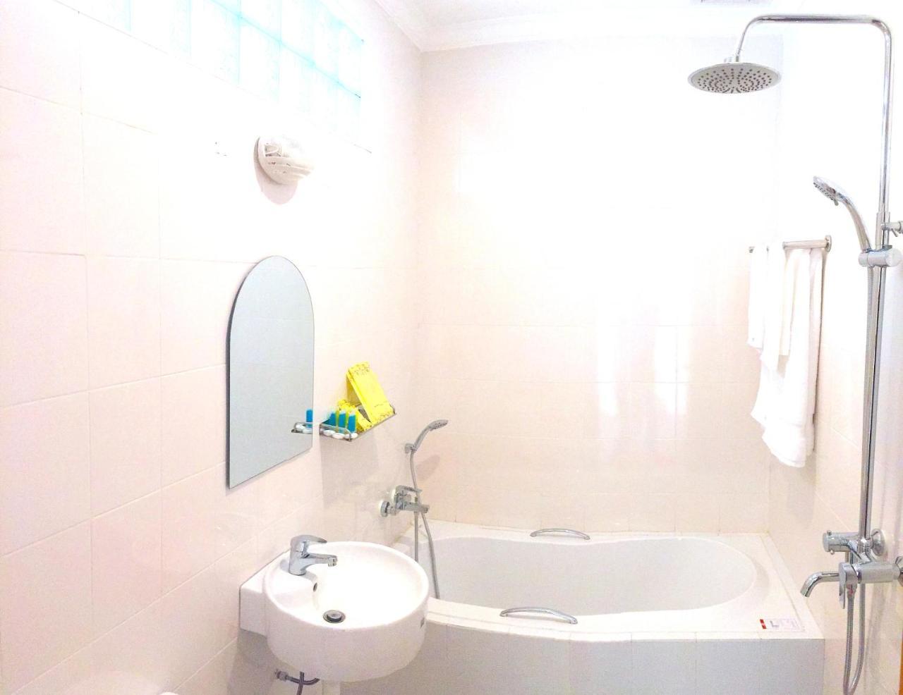 Inle Strand Hotel 낭쉐 외부 사진